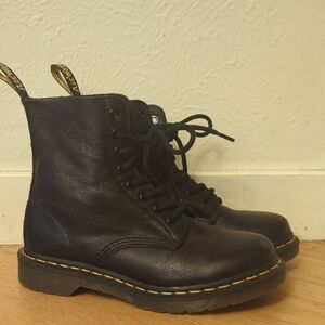 Doc Dr. Martens Pascal 1460 Black Leather Ankle Boots Women's 7